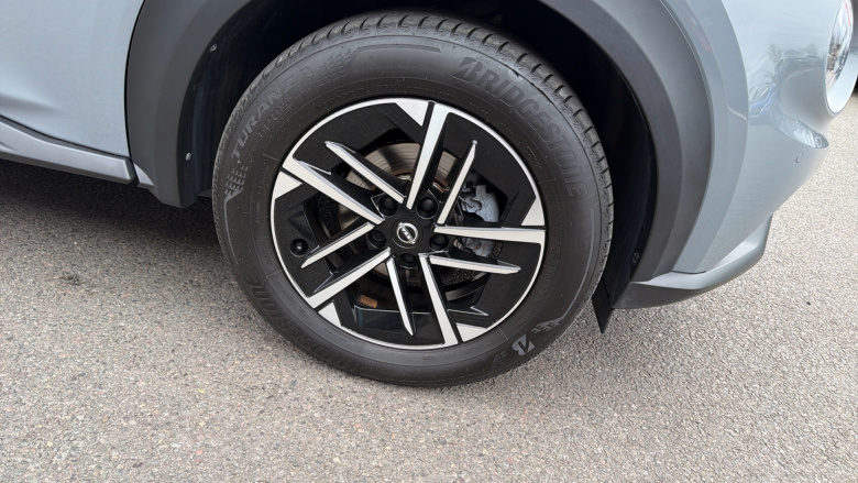 Nissan Juke 1.0 DiG-T N-Connecta 5dr Petrol Hatchback